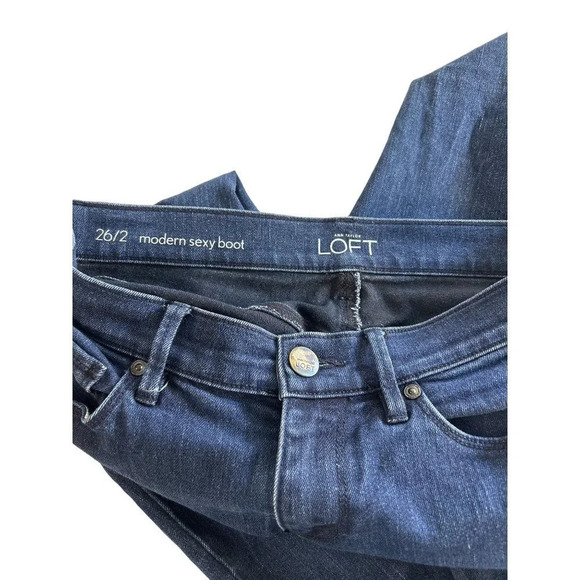 Ann Taylor Loft Womens Sexy Boot Jrs Jeans Dark Wash Size 26/2 - Picture 2 of 6